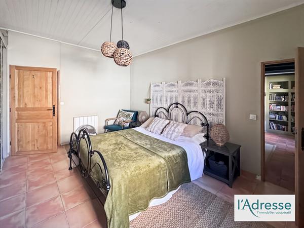 EXCLUSIVITE Élégante Maison en pierre rénovée avec piscine et dépendance