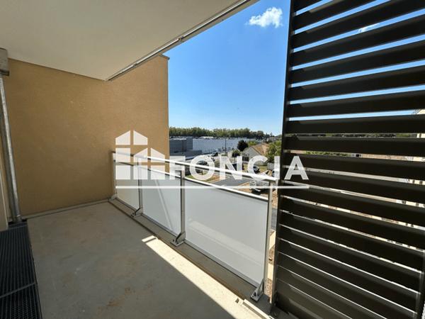 Location Appartement 4 pièces 80.31 m² - 74 ROUTE DE GENCAY Poitiers 86000