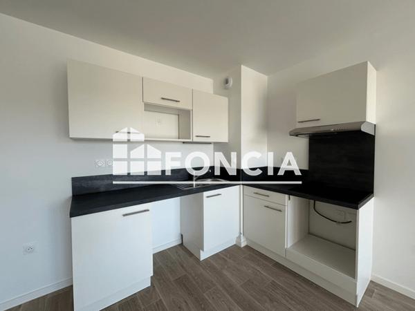 Location Appartement 4 pièces 80.31 m² - 74 ROUTE DE GENCAY Poitiers 86000
