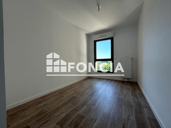 Location Appartement 4 pièces 80.31 m² - 74 ROUTE DE GENCAY Poitiers 86000