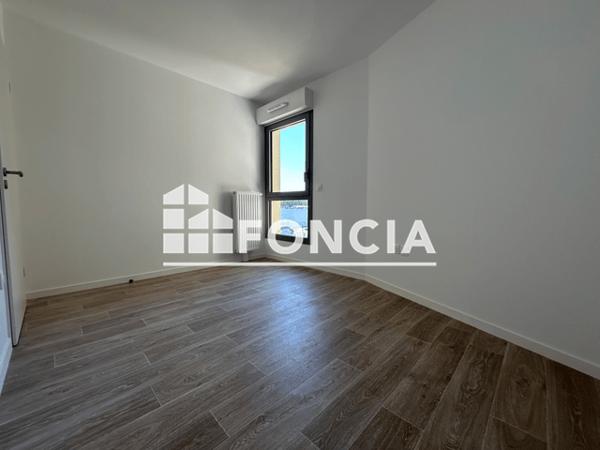 Location Appartement 4 pièces 80.31 m² - 74 ROUTE DE GENCAY Poitiers 86000