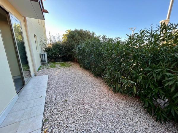 Appartement à FREJUS, 83600 - 2 pièces 45m²