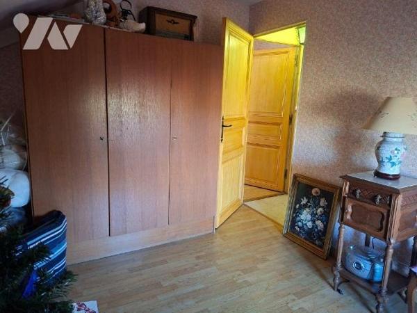 A VENDRE- A NIEPPE dans le NORD (59)- MAISON DE CAMPAGNE SEMI-INDIVIDUELLE AVEC JARDIN ET DEPEN...