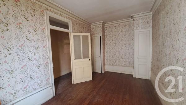 Appartement T6 à vendre  6 pièces - 120 m 2   BELLEY  - 01