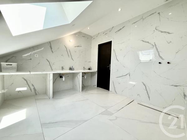 Maison à vendre  6 pièces - 210 m 2   BELLEY  - 01