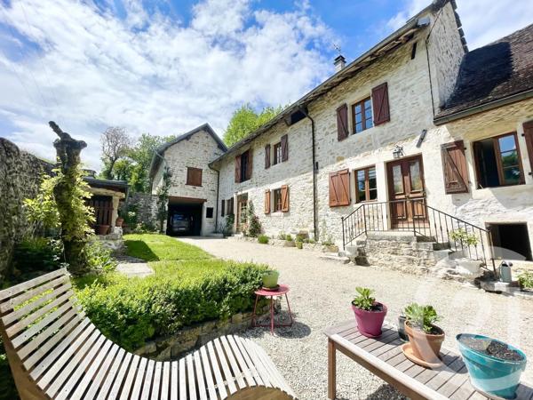 Maison à vendre  6 pièces - 210 m 2   BELLEY  - 01