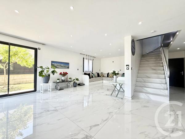 Maison à vendre  6 pièces - 210 m 2   BELLEY  - 01