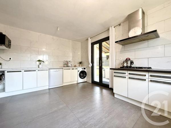 Maison à vendre  6 pièces - 210 m 2   BELLEY  - 01