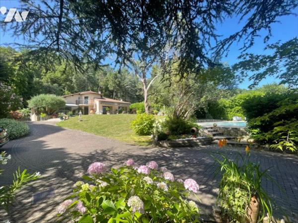 Maison familiale de 200 m² sur 12 976 m²