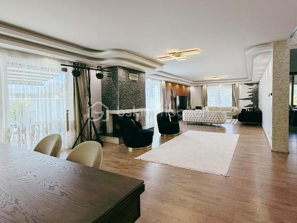 Maison de 225 m²