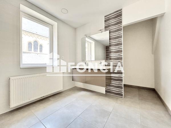 Location Appartement 7 pièces 203.45 m² - 3 RUE DE L'ABBE CHATELAIN Montigny Les Metz 57950