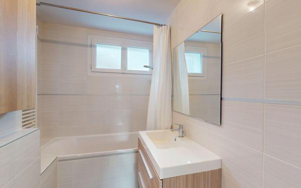 Appartement à vendre    4 pièces • 66,54 m2 Annecy