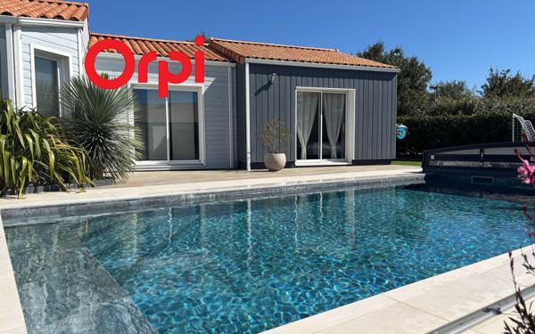 Maison à vendre    5 pièces •  Saint-Agnant