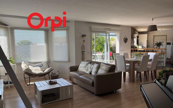 Maison à vendre    5 pièces •  Saint-Agnant