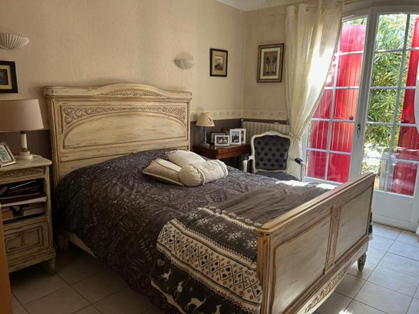 Propriété avec maison de 184M2 sur parc paysager de 9244M2