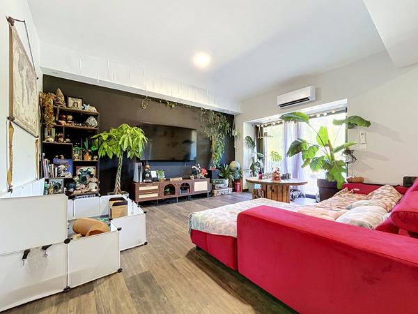 Appartement rénové avec goût, terrasse et parking