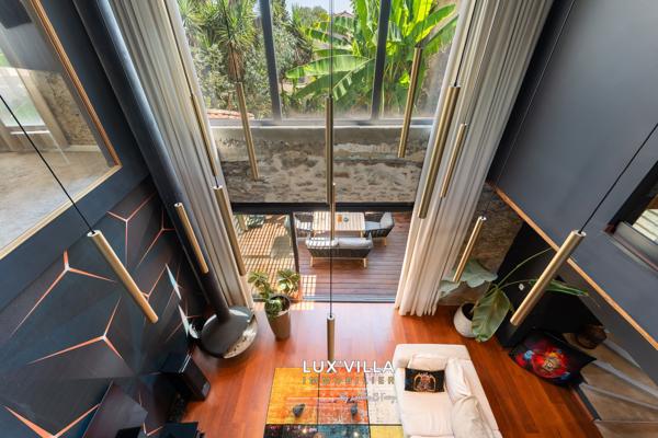 MAS CONTEMPORAIN AVEC PISCINE