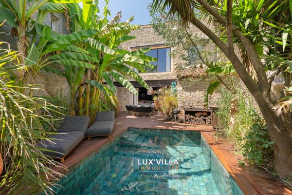 MAS CONTEMPORAIN AVEC PISCINE
