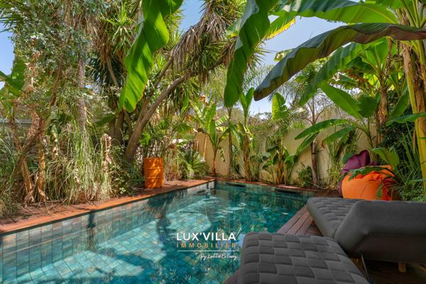 MAS CONTEMPORAIN AVEC PISCINE
