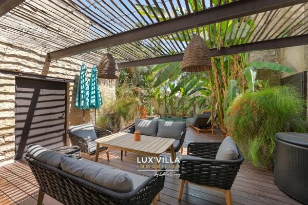 MAS CONTEMPORAIN AVEC PISCINE