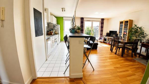 Bel appartement de 4 pièces en centre ville avec balcon, box et cave