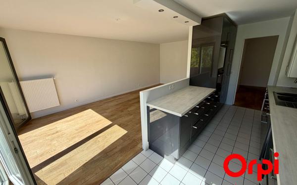 Appartement à vendre    4 pièces •  Montigny-le-Bretonneux