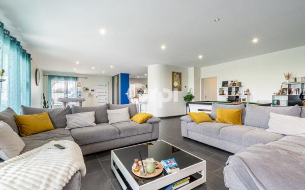 Maison à vendre    6 pièces • 200 m2 Couzeix