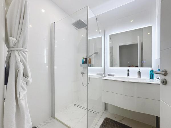 Appartement à vendre 5 pièces PREVESSIN MOENS (01)