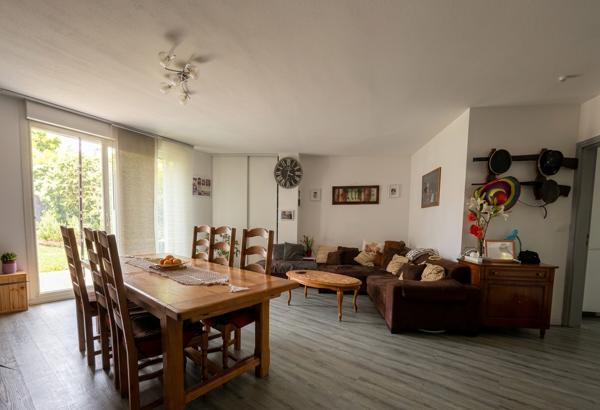 Appartement
         4 pièces
        - 70 m² 269 000 € *