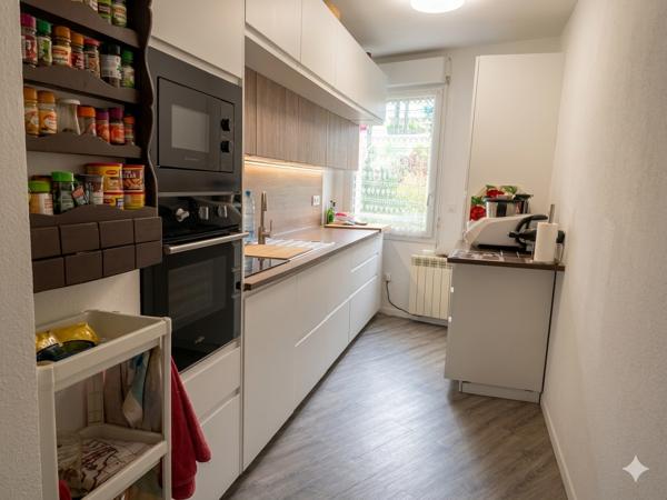 Appartement
         4 pièces
        - 70 m² 269 000 € *