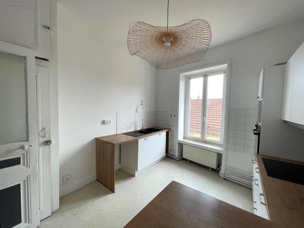 Appartement ancien à louer à Chalon-sur-Saône en Saône-et-Loire (71100), ref : 3 rue du Palais de Justice   
centre ville