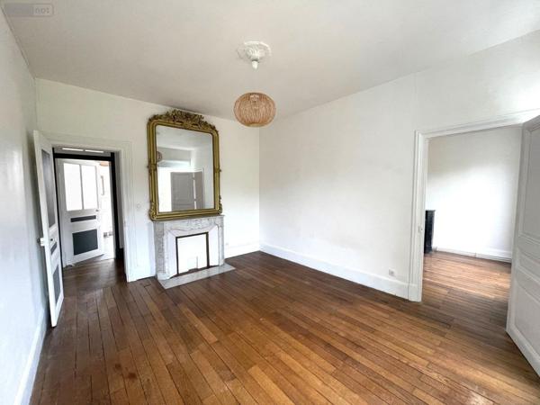 Appartement ancien à louer à Chalon-sur-Saône en Saône-et-Loire (71100), ref : 3 rue du Palais de Justice   
centre ville