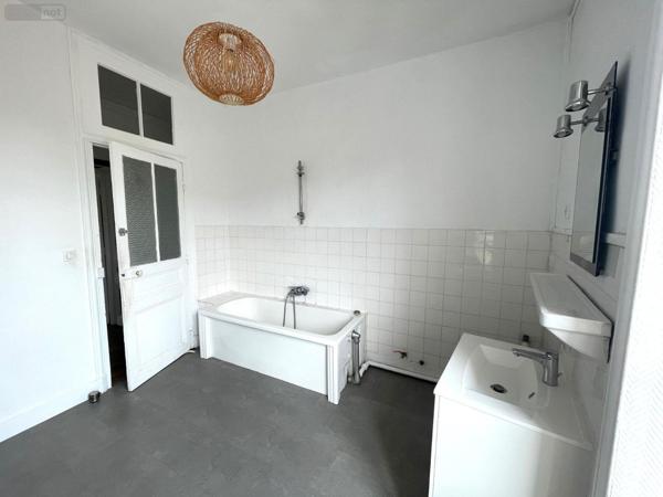 Appartement ancien à louer à Chalon-sur-Saône en Saône-et-Loire (71100), ref : 3 rue du Palais de Justice   
centre ville