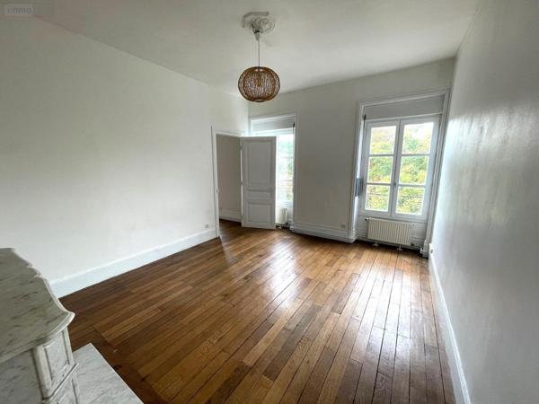 Appartement ancien à louer à Chalon-sur-Saône en Saône-et-Loire (71100), ref : 3 rue du Palais de Justice   
centre ville