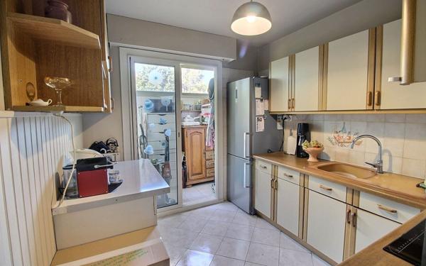 Appartement à vendre    3 pièces • 62 m2 Marseille 11