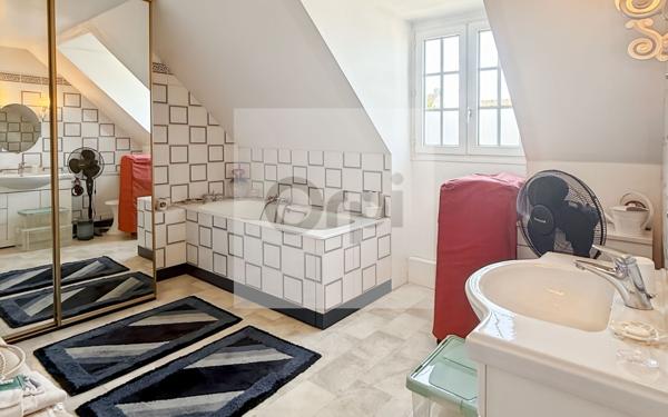 Maison à vendre    7 pièces •  Argenteuil