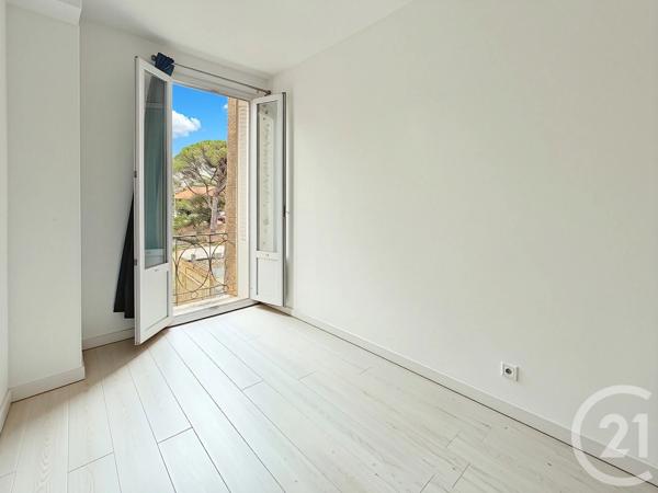 Appartement F2 à vendre  2 pièces - 58 m 2   JUAN LES PINS  - 06