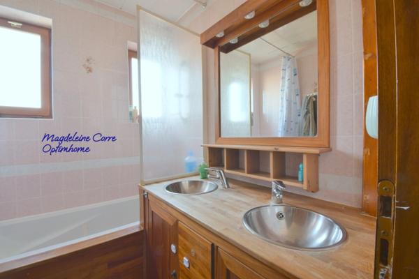 Maison familiale récente 160m² + sous-sol complet – jardin – 6 chambres – DPE B – Métro Ligne 14