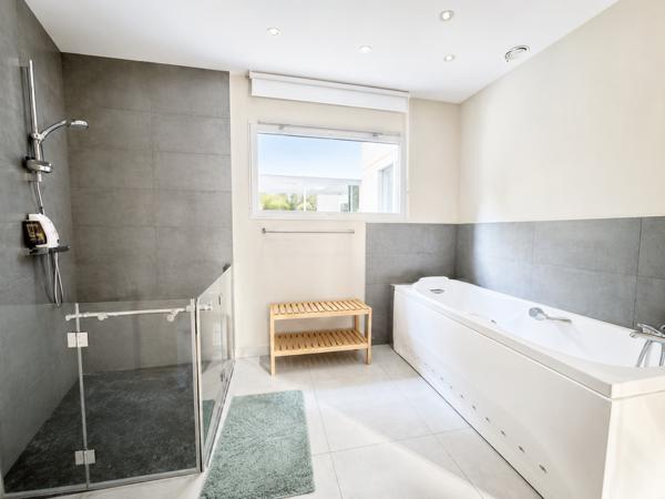 Maison 6 pièce(s) 3 chambre(s) 149 m²