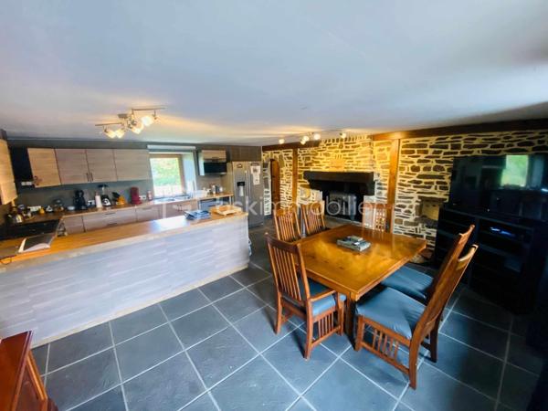 Maison en pierre de 201 m²