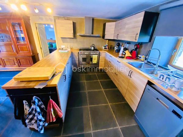 Maison en pierre de 201 m²