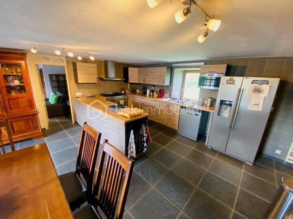 Maison en pierre de 201 m²