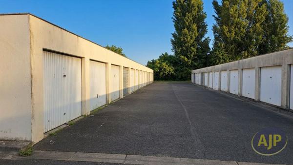 Parking à vendre Villenave D Ornon : 0 m2 à 24 630€ - AJP Immobilier Cestas