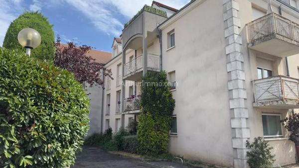 Location                                                      Appartement
                        
                     3 pièces                      41 m2                     à Saint-Fargeau-Ponthierry