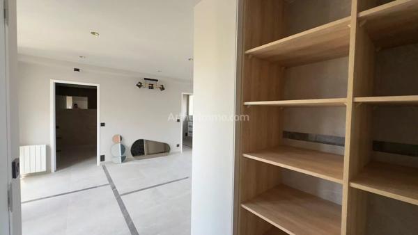 Location                                                      Appartement
                        
                     3 pièces                      41 m2                     à Saint-Fargeau-Ponthierry
