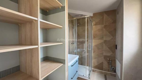 Location                                                      Appartement
                        
                     3 pièces                      41 m2                     à Saint-Fargeau-Ponthierry