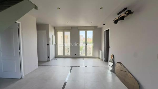 Location                                                      Appartement
                        
                     3 pièces                      41 m2                     à Saint-Fargeau-Ponthierry