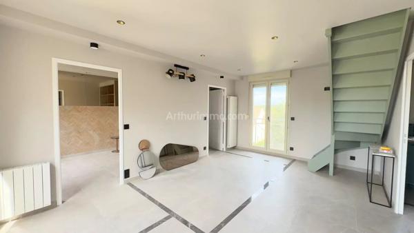 Location                                                      Appartement
                        
                     3 pièces                      41 m2                     à Saint-Fargeau-Ponthierry