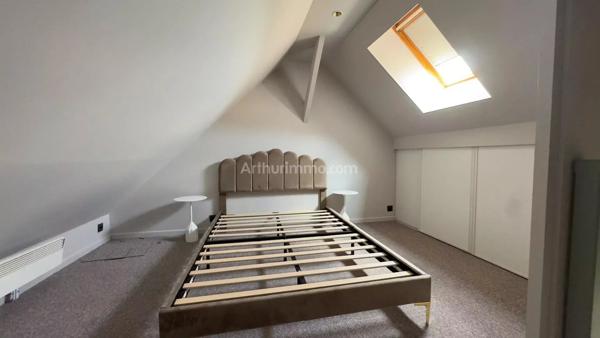 Location                                                      Appartement
                        
                     3 pièces                      41 m2                     à Saint-Fargeau-Ponthierry