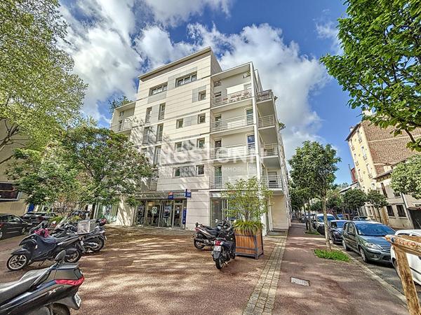 ISSY LES MOULINEAUX - Vente Appartement traversant 4 pièces de 84,61 m² avec une terrasse